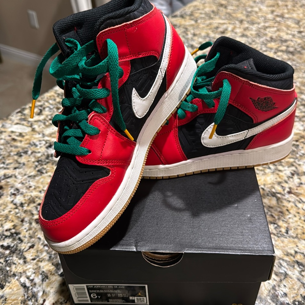Air Jordan 1 mid SE